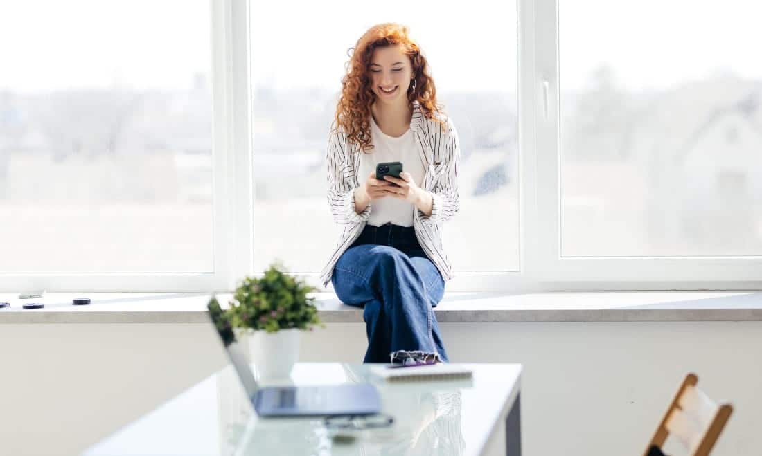 How To Flirt With A Pisces Man Over Text: With Cute & Clever Examples